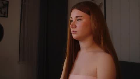 Snapshot of freckle_diyana chatting on September 26, 9:41 pm Diyana online show from September 26, 9:41 pm