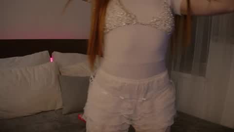 Snapshot of freckle_diyana chatting on November 4, 9:36 pm Diyana online show from November 4, 9:36 pm