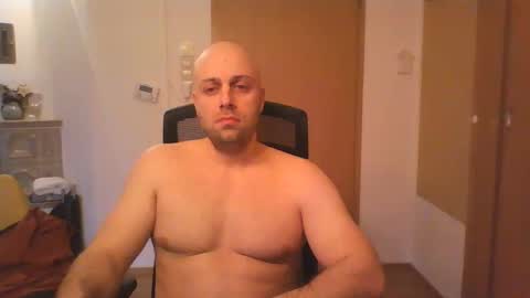 Snapshot of freddow chatting on January 3, 1:47 pm freddow online show from January 3, 1:47 pm