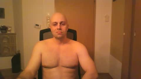 Snapshot of freddow chatting on January 8, 10:27 pm freddow online show from January 8, 10:27 pm