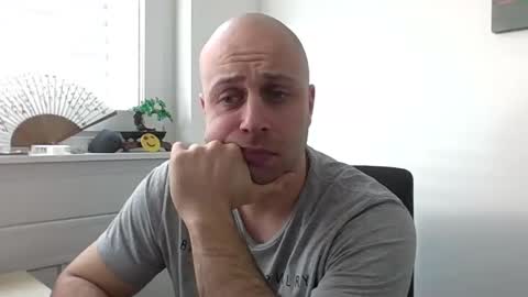 Snapshot of freddow chatting on January 20, 12:28 pm freddow online show from January 20, 12:28 pm