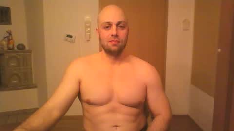 Snapshot of freddow chatting on February 6, 12:43 am freddow online show from February 6, 12:43 am