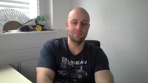 Snapshot of freddow chatting on February 6, 10:26 am freddow online show from February 6, 10:26 am