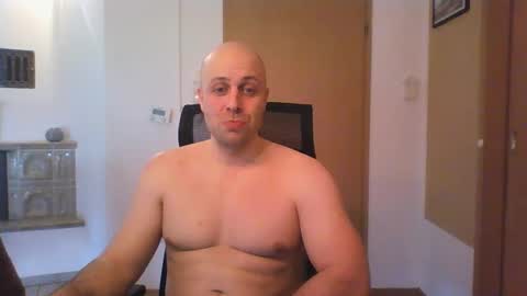 Snapshot of freddow chatting on March 3, 10:06 am freddow online show from March 3, 10:06 am