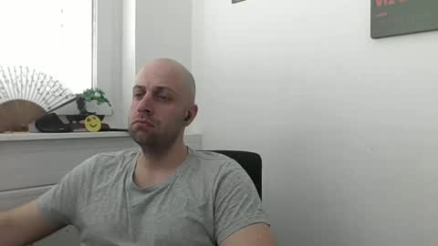 Snapshot of freddow chatting on March 6, 10:09 am freddow online show from March 6, 10:09 am