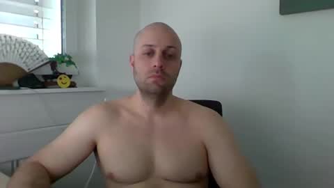 Snapshot of freddow chatting on March 7, 3:28 pm freddow online show from March 7, 3:28 pm