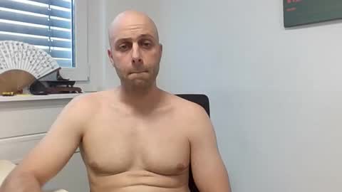 Snapshot of freddow chatting on October 13, 3:01 pm freddow online show from October 13, 3:01 pm