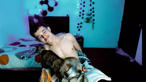 Snapshot of freddy_romans2 chatting on November 3, 7:37 pm freddy romans online show from November 3, 7:37 pm