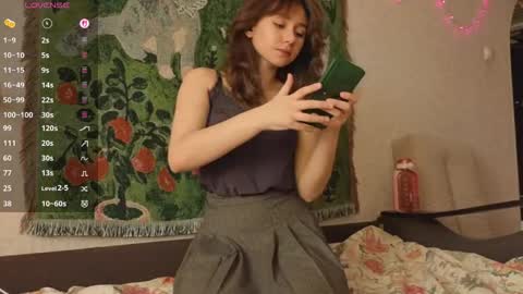 Mia online show from April 13, 8:20 am