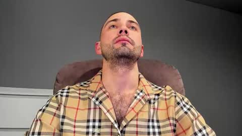 Snapshot of free_man___ chatting on November 25, 10:43 pm Andrew online show from November 25, 10:43 pm