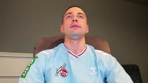 Snapshot of free_man___ chatting on November 30, 11:42 pm Andrew online show from November 30, 11:42 pm