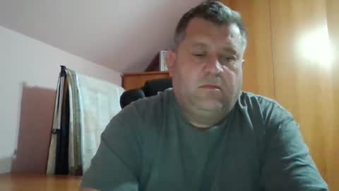 Snapshot of freeboy80180 chatting on November 12, 4:18 pm freeboy80180 online show from November 12, 4:18 pm