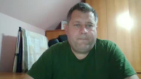 Snapshot of freeboy80180 chatting on November 23, 8:36 am freeboy80180 online show from November 23, 8:36 am