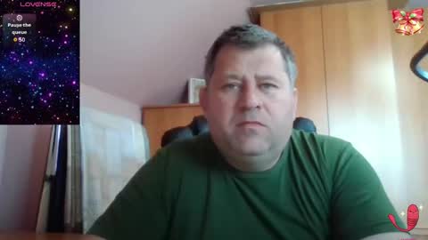 Snapshot of freeboy80180 chatting on December 3, 11:08 am freeboy80180 online show from December 3, 11:08 am