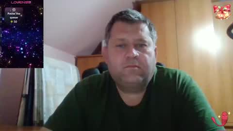 Snapshot of freeboy80180 chatting on December 4, 2:59 pm freeboy80180 online show from December 4, 2:59 pm