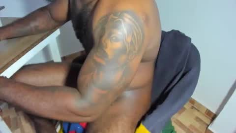 Snapshot of freedom_24 chatting on December 14, 8:24 pm shakur online show from December 14, 8:24 pm