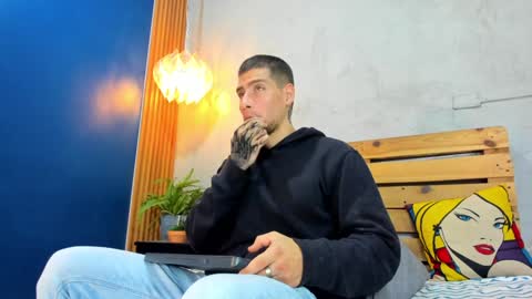 Snapshot of french_sexx chatting on December 13, 1:26 am Xavier online show from December 13, 1:26 am