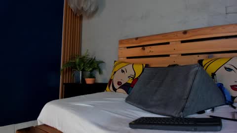 Snapshot of french_sexx chatting on December 16, 5:27 am Xavier online show from December 16, 5:27 am