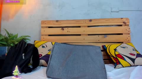Snapshot of french_sexx chatting on December 24, 4:22 am Xavier online show from December 24, 4:22 am