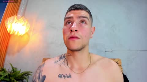 Snapshot of french_sexx chatting on January 4, 1:10 am Xavier online show from January 4, 1:10 am