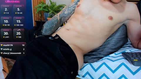 Snapshot of french_sexx chatting on January 5, 4:14 am Xavier online show from January 5, 4:14 am