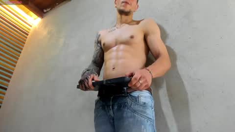 Snapshot of french_sexx chatting on January 12, 7:10 pm Xavier online show from January 12, 7:10 pm