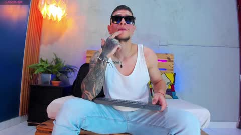 Snapshot of french_sexx chatting on January 21, 1:08 am Xavier online show from January 21, 1:08 am