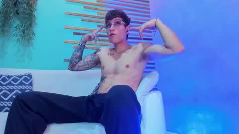 Xavier online show from November 18, 7:18 pm