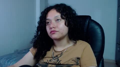 Snapshot of freud_x_louise1 chatting on December 7, 10:01 am Louise online show from December 7, 10:01 am