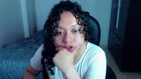 Snapshot of freud_x_louise1 chatting on December 30, 3:03 am Louise online show from December 30, 3:03 am