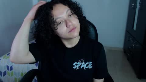 Snapshot of freud_x_louise1 chatting on January 7, 6:27 am Louise online show from January 7, 6:27 am