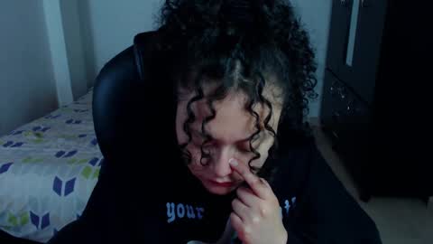 Snapshot of freud_x_louise1 chatting on February 24, 5:11 am Louise online show from February 24, 5:11 am