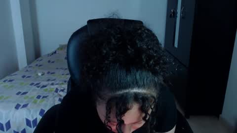 Snapshot of freud_x_louise1 chatting on March 5, 4:24 am Louise online show from March 5, 4:24 am