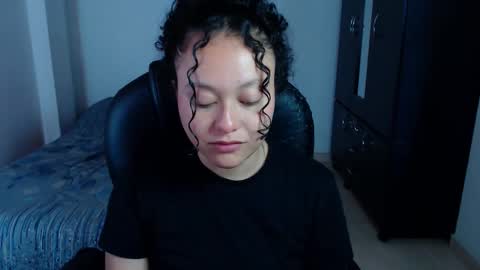 Snapshot of freud_x_louise1 chatting on October 10, 11:53 am Louise online show from October 10, 11:53 am