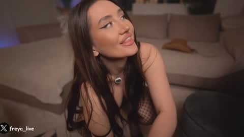 Snapshot of freya_ chatting on March 1, 3:49 pm Freya online show from March 1, 3:49 pm