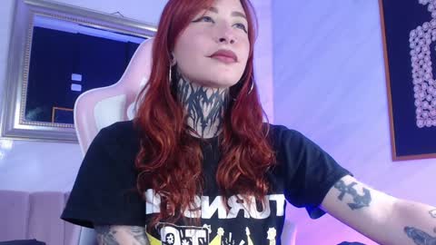 Snapshot of freya_b chatting on January 30, 3:22 am freya online show from January 30, 3:22 am