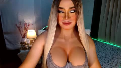 Miss Frea  online show from October 14, 8:20 pm