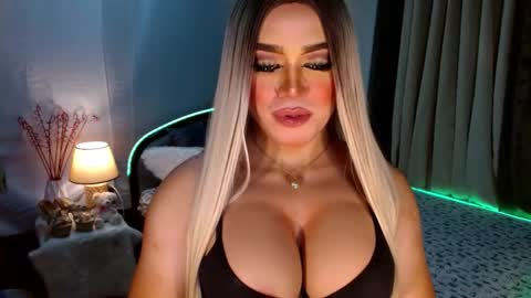 Miss Frea  online show from October 23, 7:01 pm