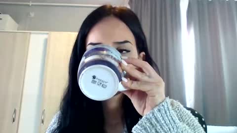 Freya online show from November 11, 7:52 am