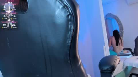 Snapshot of freyazimmerman_ chatting on December 13, 10:37 pm Pau. online show from December 13, 10:37 pm