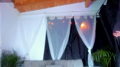 Snapshot of freydis18 chatting on October 23, 2:55 am aura online show from October 23, 2:55 am