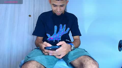 freyva_ online show from April 8, 1:27 am