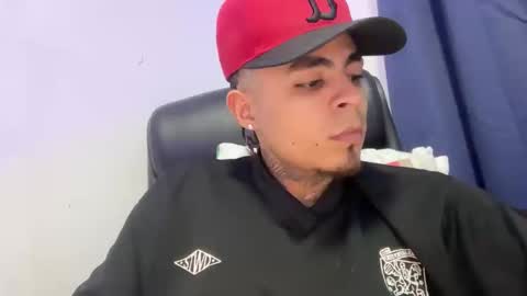 freyva_ online show from April 11, 3:55 am