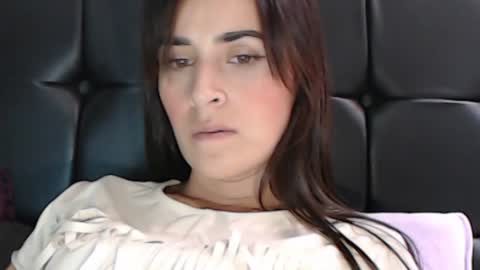Snapshot of frida__x chatting on December 16, 8:37 pm Frida online show from December 16, 8:37 pm
