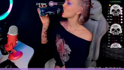 Snapshot of frida_fortune chatting on December 24, 2:10 am Frida A boost to fortune for the one who gives a thumbs up and a bonus lucky for those who support me by joining the fanclub online show from December 24, 2:10 am