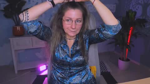 Frida Tander online show from December 20, 9:11 am