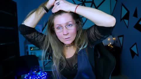 Frida Tander online show from December 25, 12:37 pm