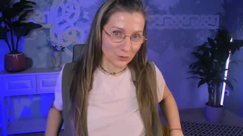 Frida Tander online show from February 7, 8:42 pm