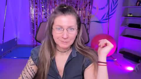 Frida Tander online show from February 20, 9:11 am