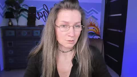 Frida Tander online show from March 8, 1:03 pm